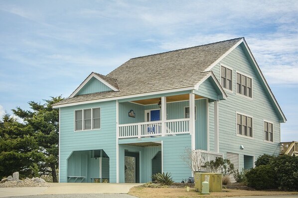 R57: Oates Bluff | Front Exterior