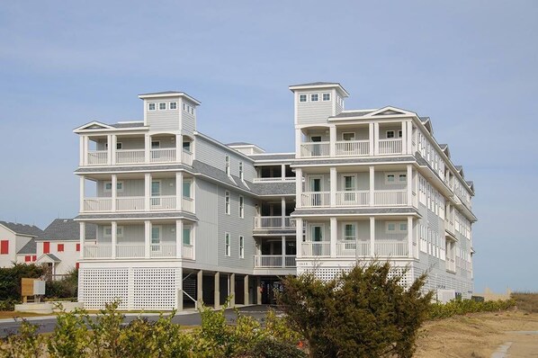 SE402: Seven Cs 402 | Front Exterior