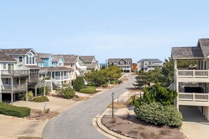 SV07: Sandy Sea Gulls | Top Level Deck View