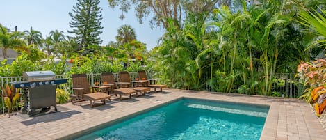 Outdoor Patio / Private Heated Pool - 1038