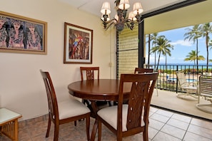 Papakea K203 dine inside or out on the lanai