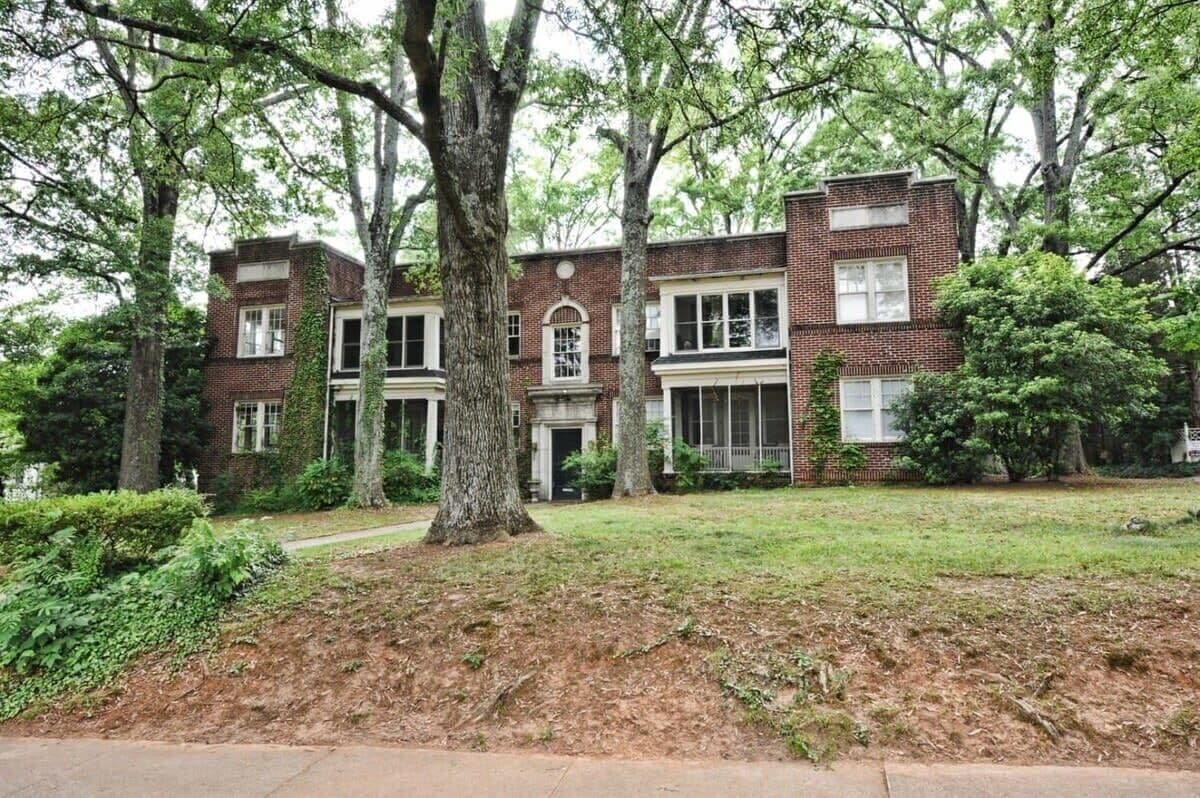 Contemporary 2BR in Myers Park with Screened Porch