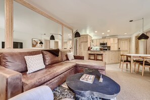 Open living area - Open concept of living area into Kitchen and Entrance beautifully decorated