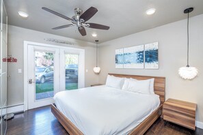 Unit Features king bed