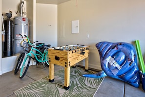 Foosball Table, Curiser Bikes, & Pool Toys - Enjoy using the complimentary foosball table, cruiser bikes, and pool toys during your stay