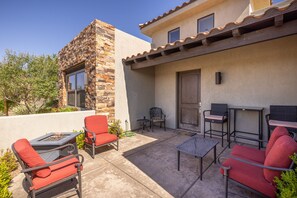 Front Patio & Seating - Relax in your own private courtyard while you read a good book, star gaze, or just enjoy the scenery.