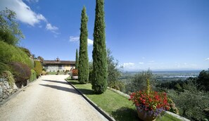 Building Exterior, Main Entrance, Scenic View