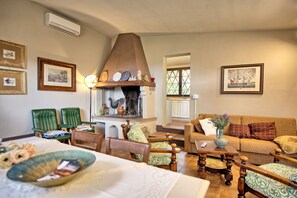 Dining Room, Living Room