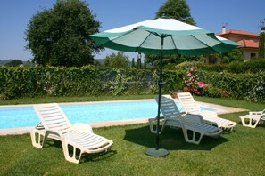 Water, Plant, Furniture, Sky, Green, Umbrella, Shade, Tree, Sunlounger, Outdoor Furniture