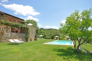 Building Exterior, Garden, Pool