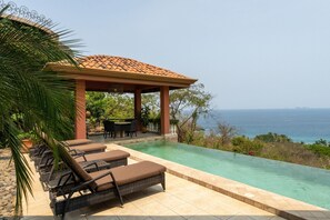 Casa Rosa, pool area with Ocean View
