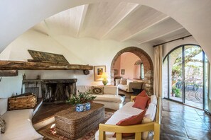 Common Room, Living Room