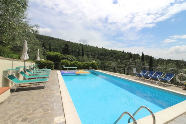 Water, Sky, Cloud, Plant, Swimming Pool, Tree, Azure, Chair, Outdoor Furniture, Building