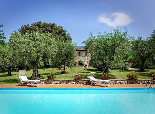 Building Exterior, Garden, Outdoor, Pool