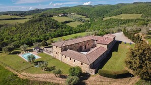 Building Exterior, Garden, Pool, Scenic View