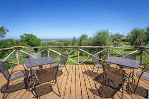Balcony / Terrace / Patio, Building Exterior, Garden, Outdoor, Scenic View