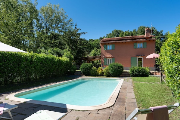 Building Exterior, Garden, Pool