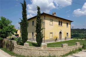 Building Exterior, Main