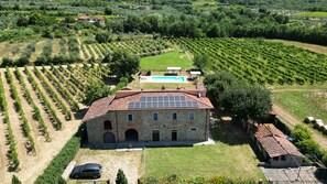 Property, Plant, Building, Tree, Land Lot, Natural Landscape, Urban Design, Grass, House, Residential Area