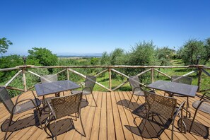Balcony / Terrace / Patio, Building Exterior, Garden, Outdoor, Scenic View