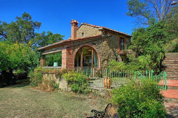 Building Exterior, Garden