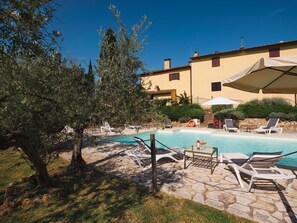 Building Exterior, Outdoor, Pool