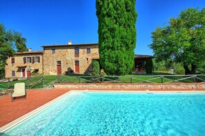 Building Exterior, Pool