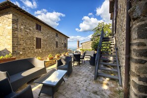 Balcony / Terrace / Patio