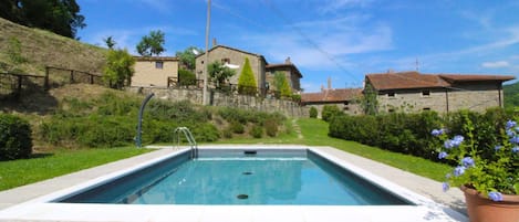 Water, Plant, Cloud, Sky, Property, Building, Blue, Swimming Pool, Tree, Flowerpot