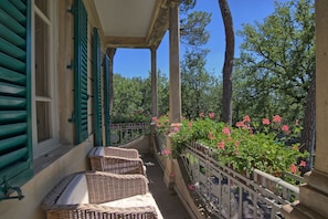 Balcony / Terrace / Patio