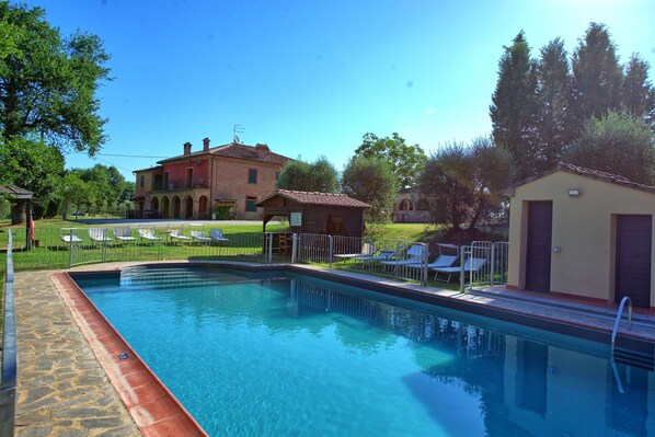 Building Exterior, Garden, Outdoor, Pool