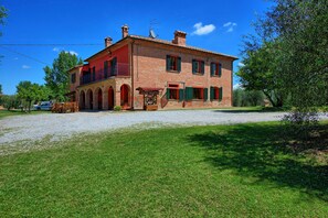 Building Exterior, Garden