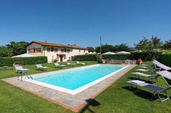 Building Exterior, Garden, Outdoor, Pool