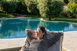 L'Eau, Plante, Piscine, Vert, Feuille, Botanique, Mobilier De Jardin, Arbre, Lumière Du Soleil, Herbe