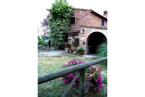Plante, Bâtiment, Fleur, Fenêtre, Pétale, Maison, Herbe, Paysage Naturel, Paysage, Zone Rurale