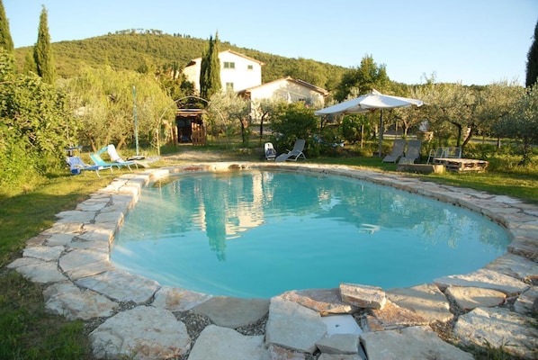 Building Exterior, Pool