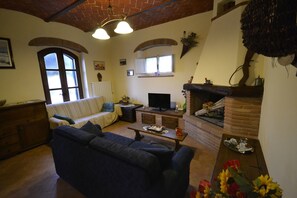 Living Room, Main Entrance