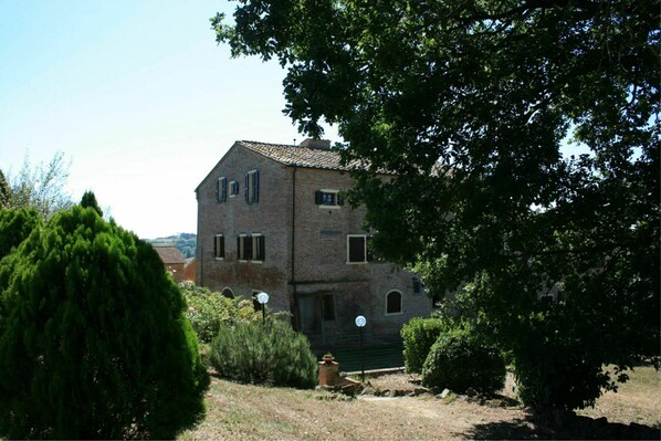House, Property, Home, Building, Estate, Tree, Real Estate, Architecture, Cottage, Rural Area