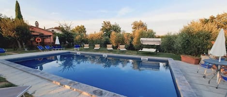 Water, Sky, Plant, Swimming Pool, Cloud, Tree, Shade, Building, Leisure, Urban Design