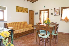 Dining Room, Facilities, Living Room