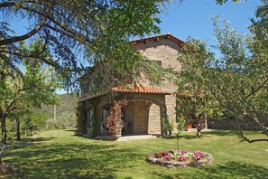 Building Exterior, Garden