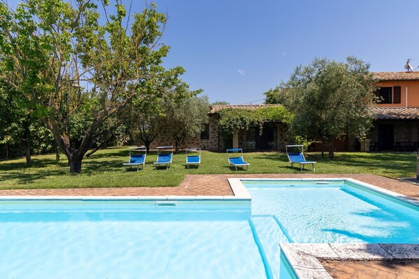 Building Exterior, Garden, Outdoor, Pool