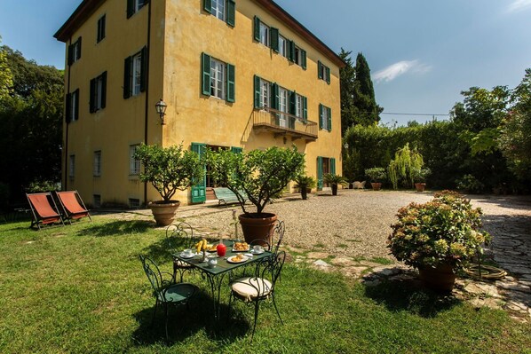 Building Exterior, Garden, Outdoor