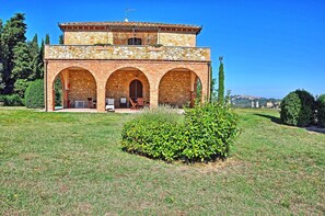 Building Exterior, Garden