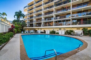 Kona Alii pool area