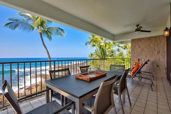 🏖️Ocean Front Beauty | Walk to Beach | Concierge Included | vrKCV