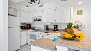 Kitchen and breakfast bar