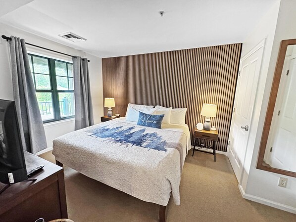 King bed with amazing mattress, smart tv and new beautiful wall