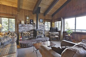 main level-living room-_mre0019