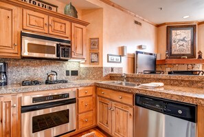 Sleek upgraded kitchen - Park City Lodging-Lift Lodge 203